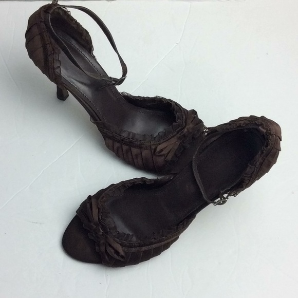 Maurices Ladies Brown Ruffled Open Toe Heels Sz 9 - Picture 2 of 8